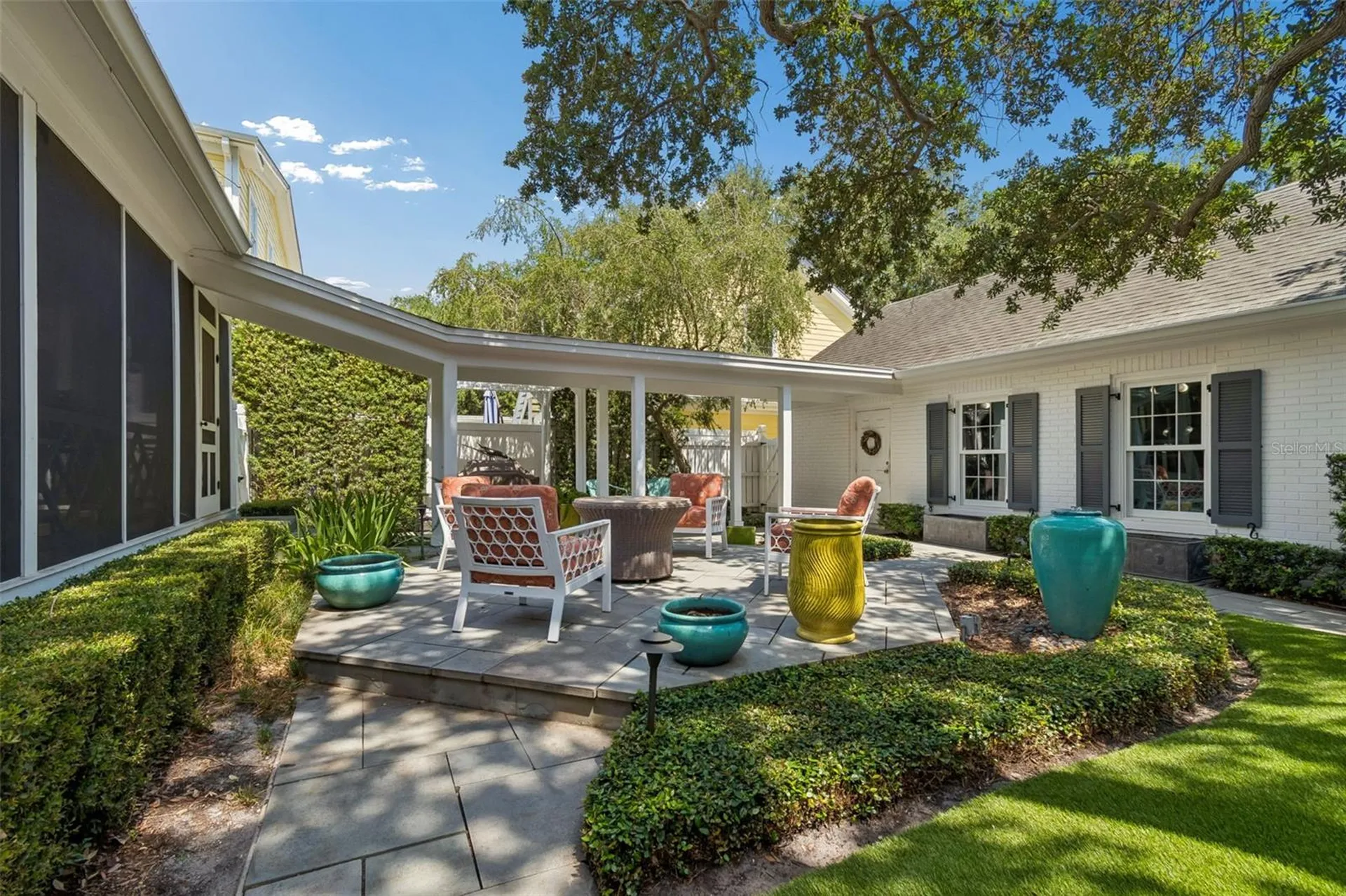 2414 W Country Club Avenue Tampa FL 33611