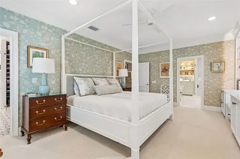 2414 W Country Club Avenue Tampa FL 33611