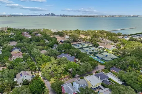 2414 W Country Club Avenue Tampa FL 33611