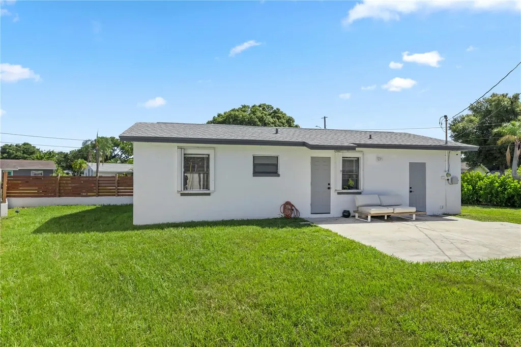 5856 Mckee Lake Drive N St Petersburg FL 33709