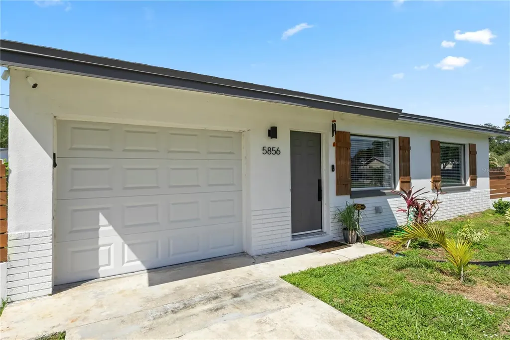 5856 Mckee Lake Drive N St Petersburg FL 33709