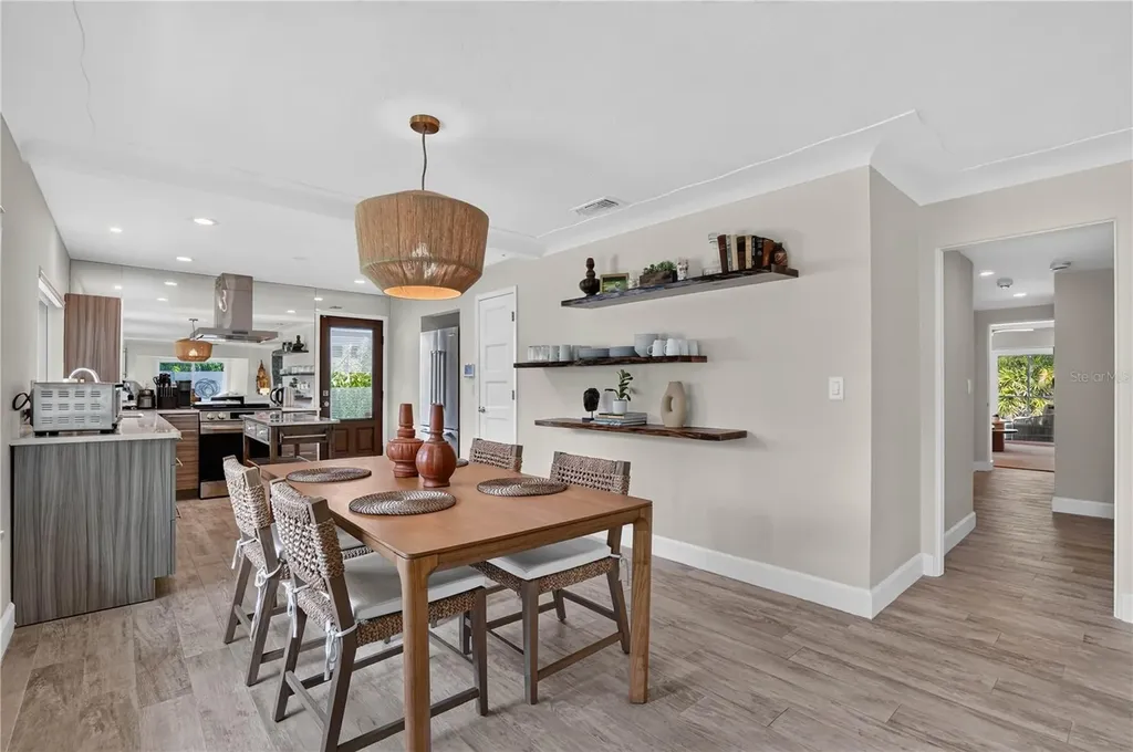 418 Sapphire Drive Sarasota FL 34234