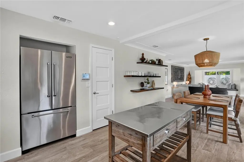 418 Sapphire Drive Sarasota FL 34234