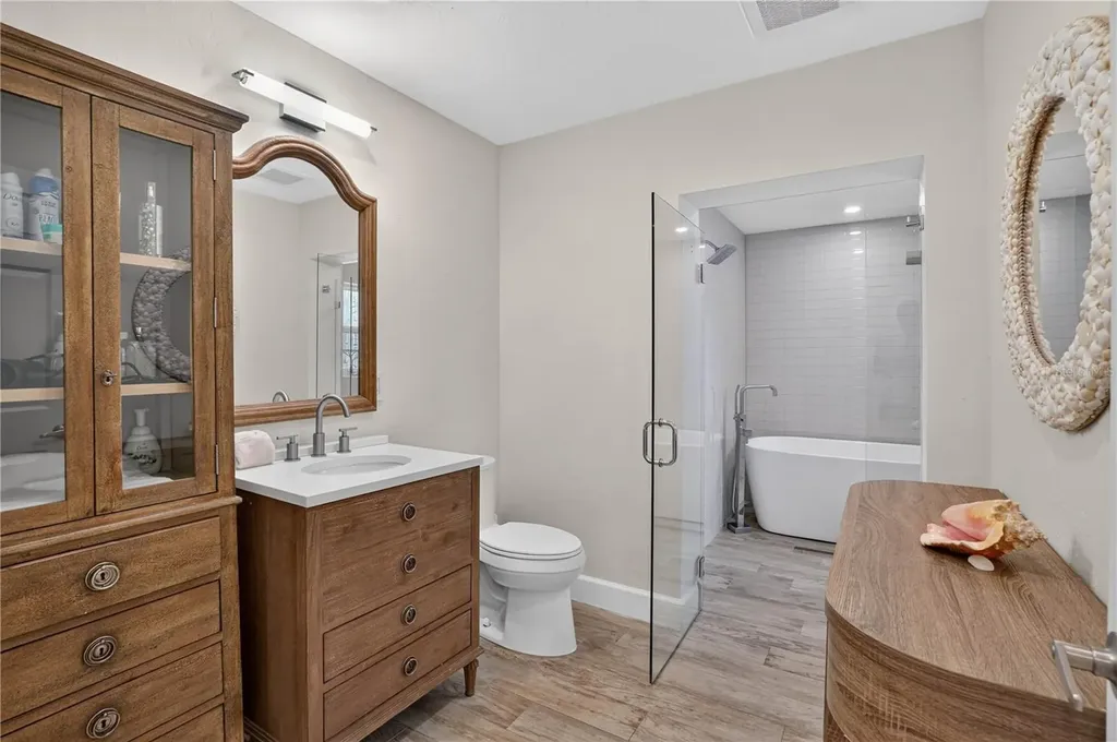 418 Sapphire Drive Sarasota FL 34234