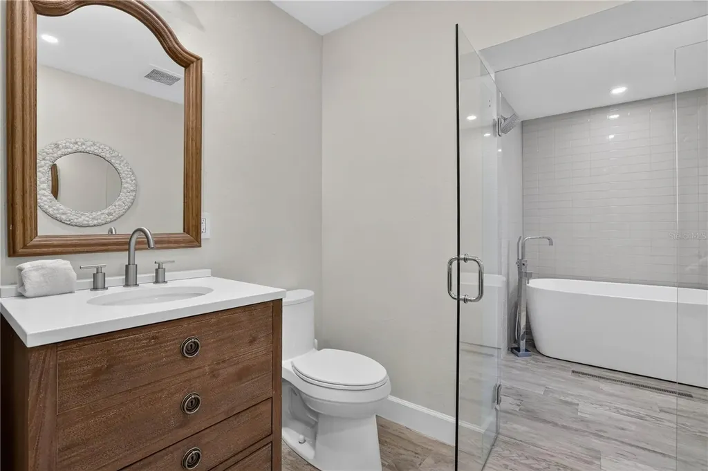 418 Sapphire Drive Sarasota FL 34234