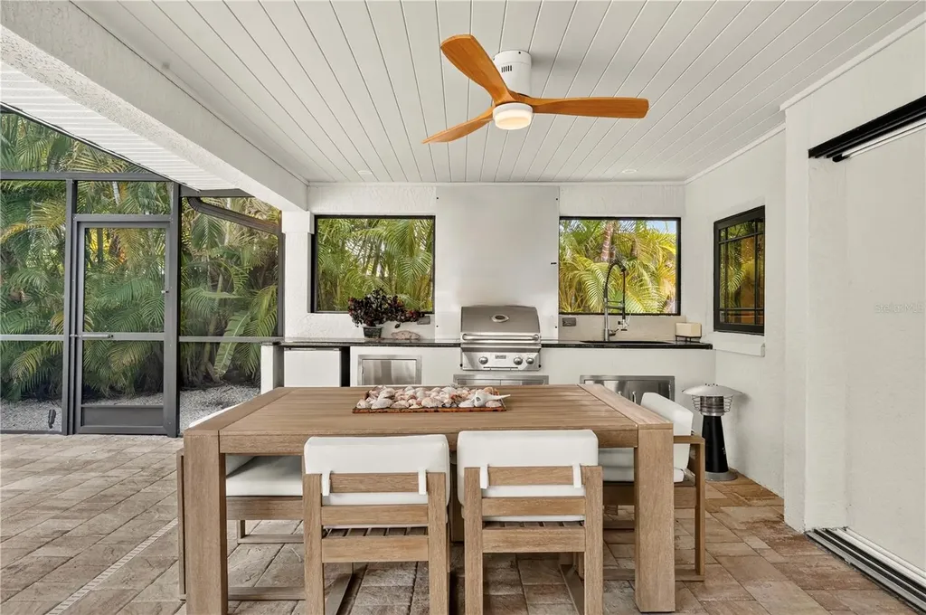 418 Sapphire Drive Sarasota FL 34234