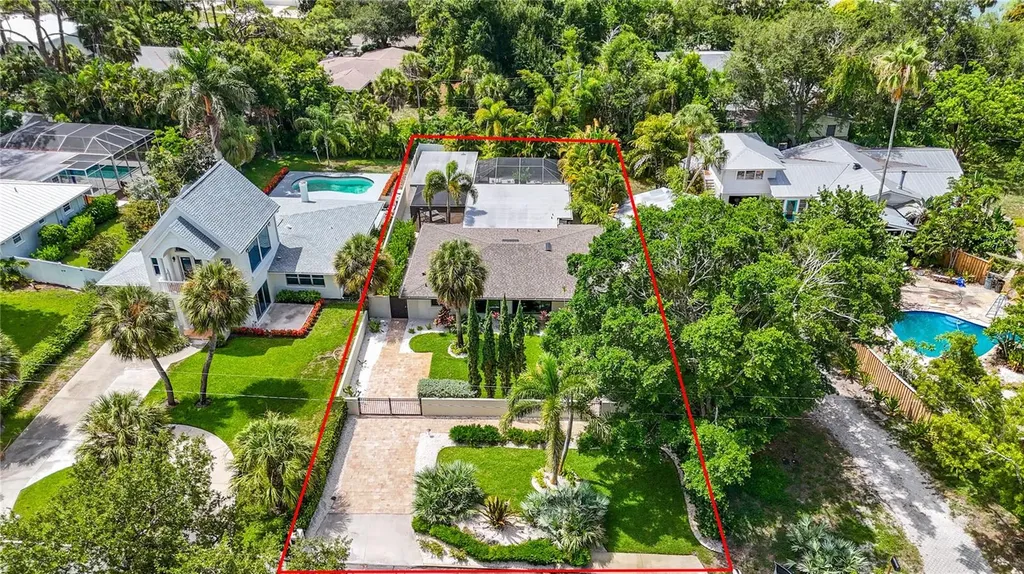 418 Sapphire Drive Sarasota FL 34234