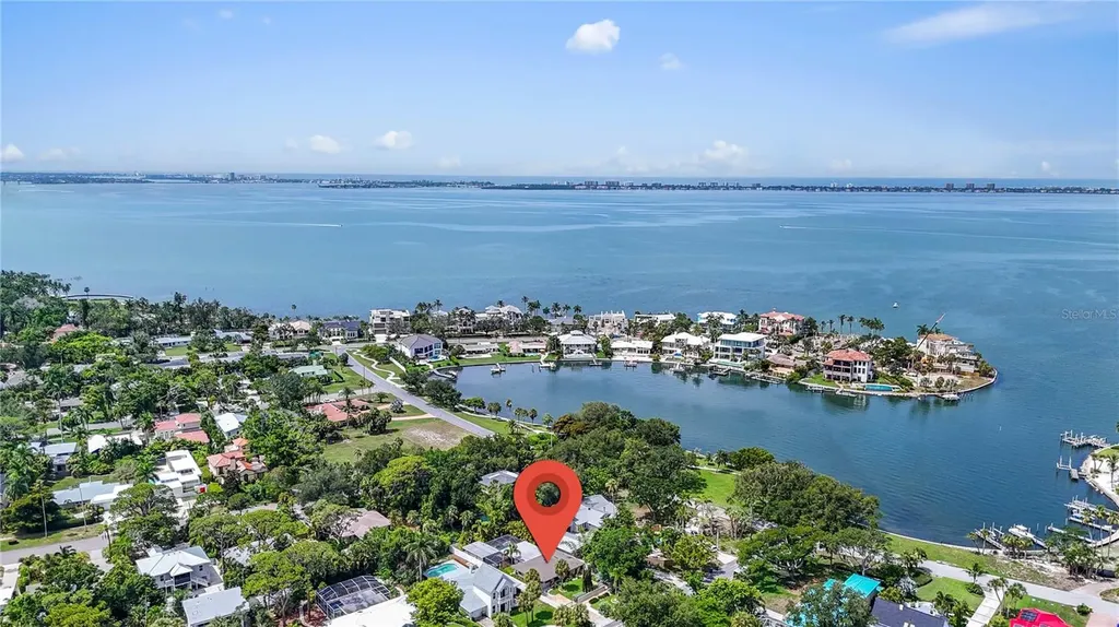 418 Sapphire Drive Sarasota FL 34234