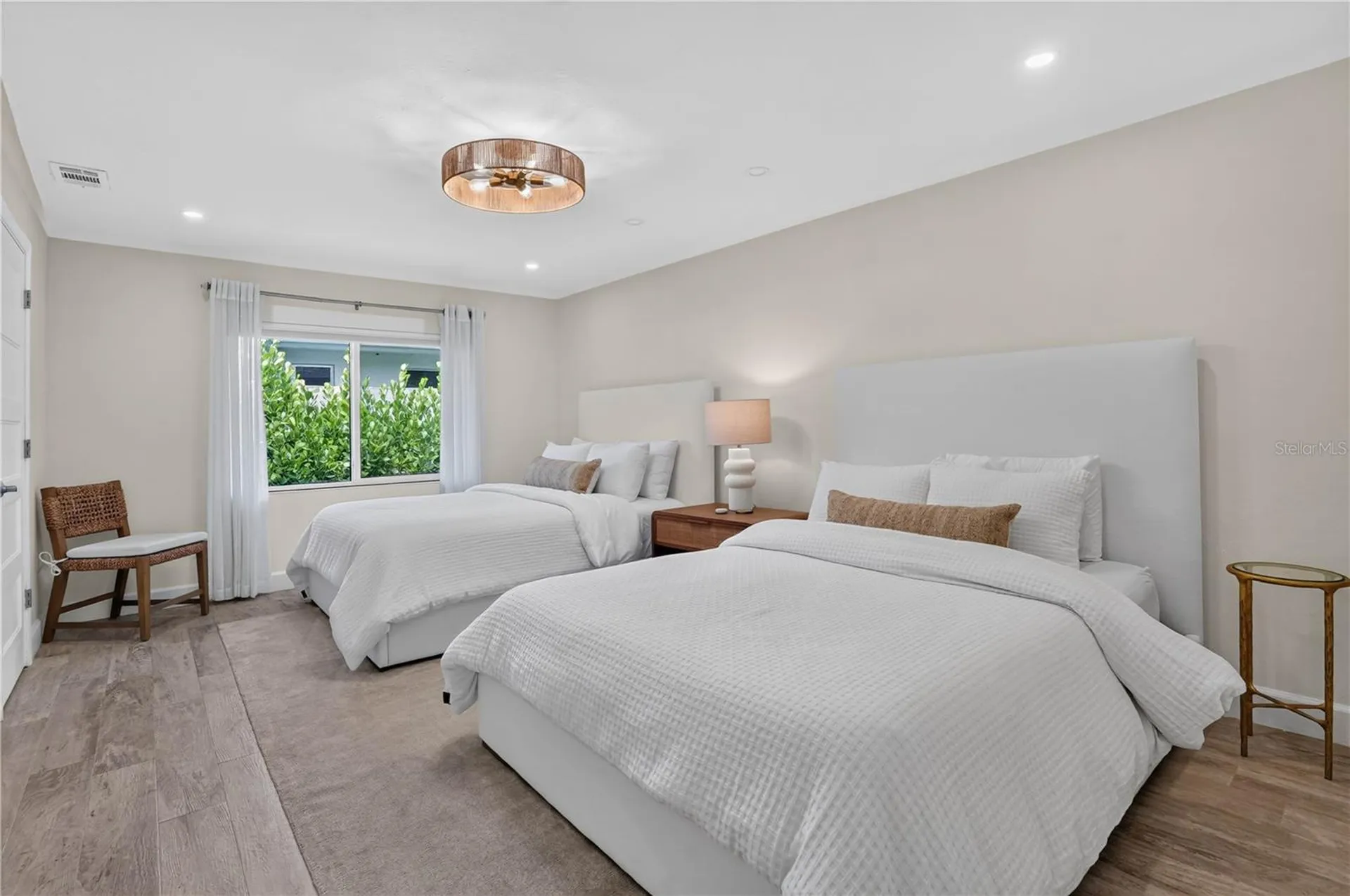 418 Sapphire Drive Sarasota FL 34234