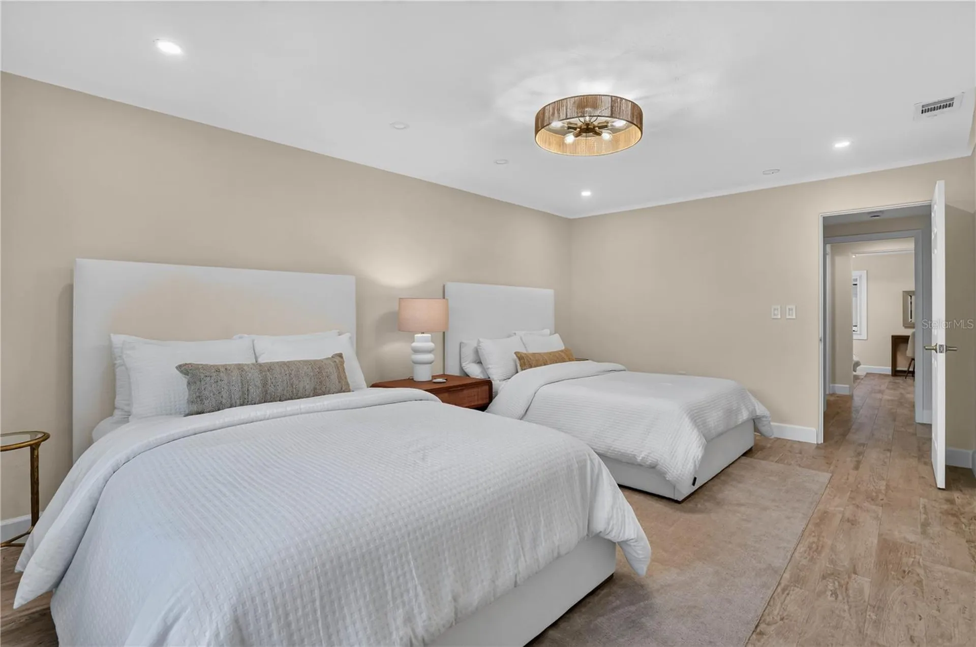 418 Sapphire Drive Sarasota FL 34234