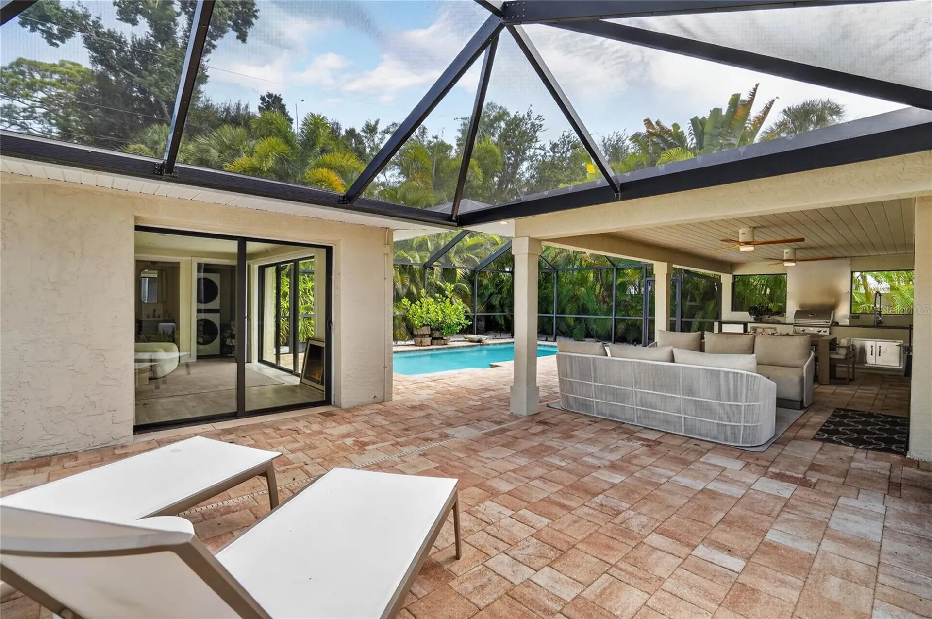 418 Sapphire Drive Sarasota FL 34234