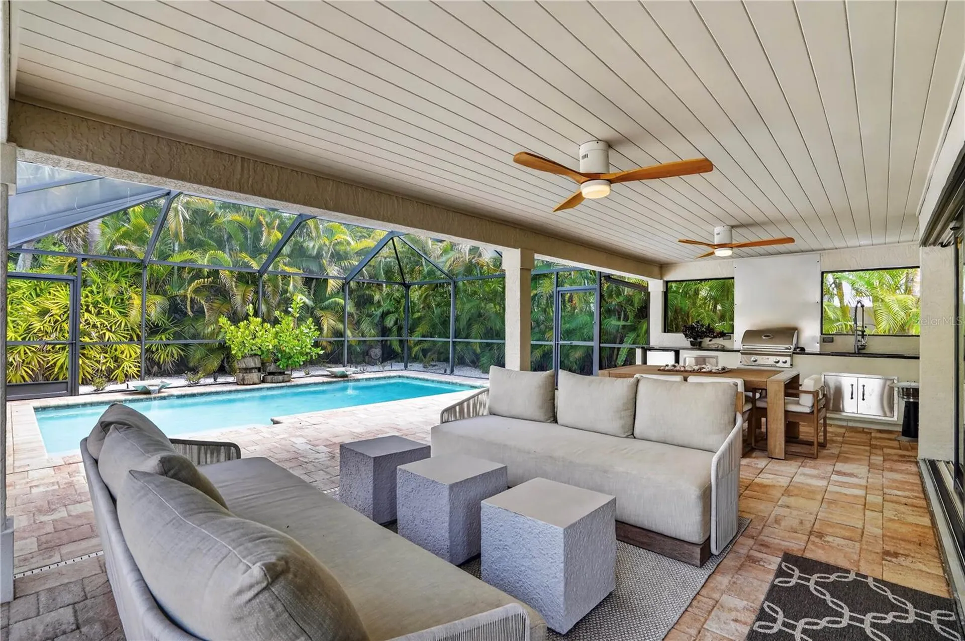 418 Sapphire Drive Sarasota FL 34234