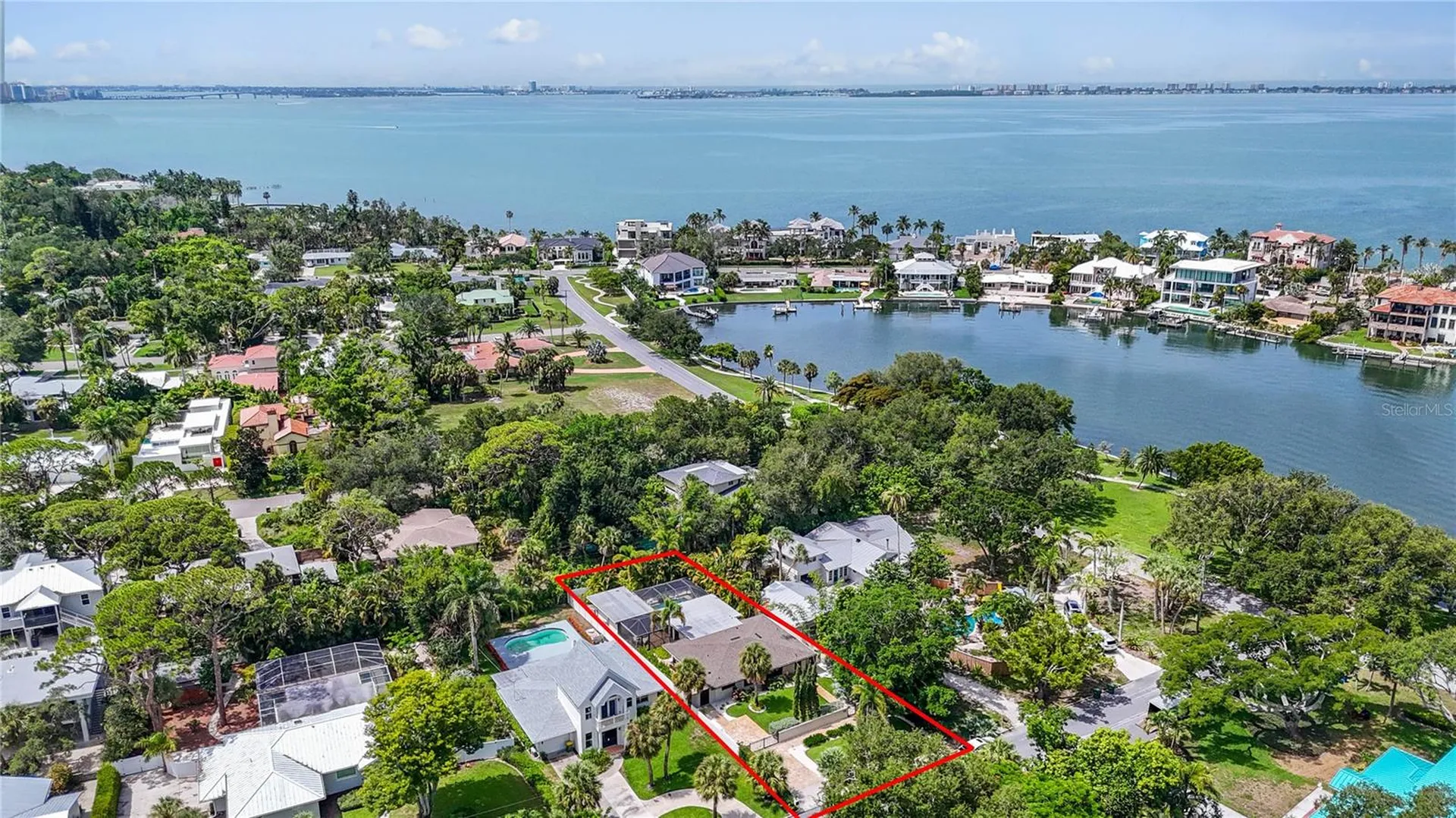 418 Sapphire Drive Sarasota FL 34234