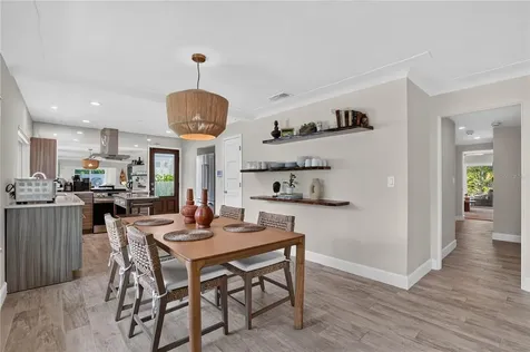 418 Sapphire Drive Sarasota FL 34234