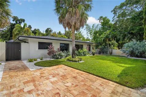 418 Sapphire Drive Sarasota FL 34234