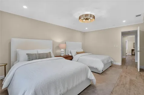 418 Sapphire Drive Sarasota FL 34234