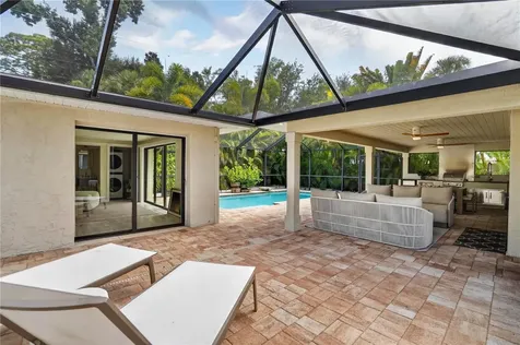 418 Sapphire Drive Sarasota FL 34234