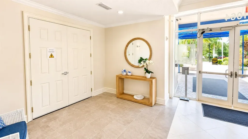 1064 N Tamiami Trail Sarasota FL 34236