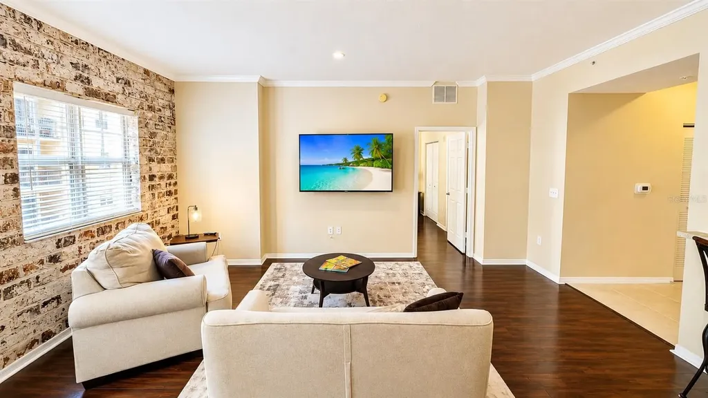 1064 N Tamiami Trail Sarasota FL 34236