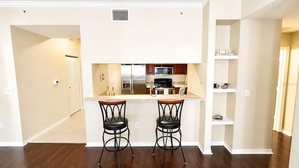 1064 N Tamiami Trail Sarasota FL 34236