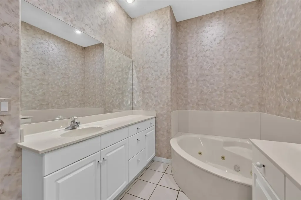 4588 NE 4th Street Ocala FL 34470