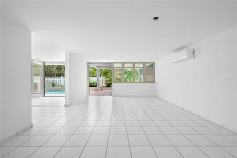 G7 Sicilia Guaynabo PR 00966