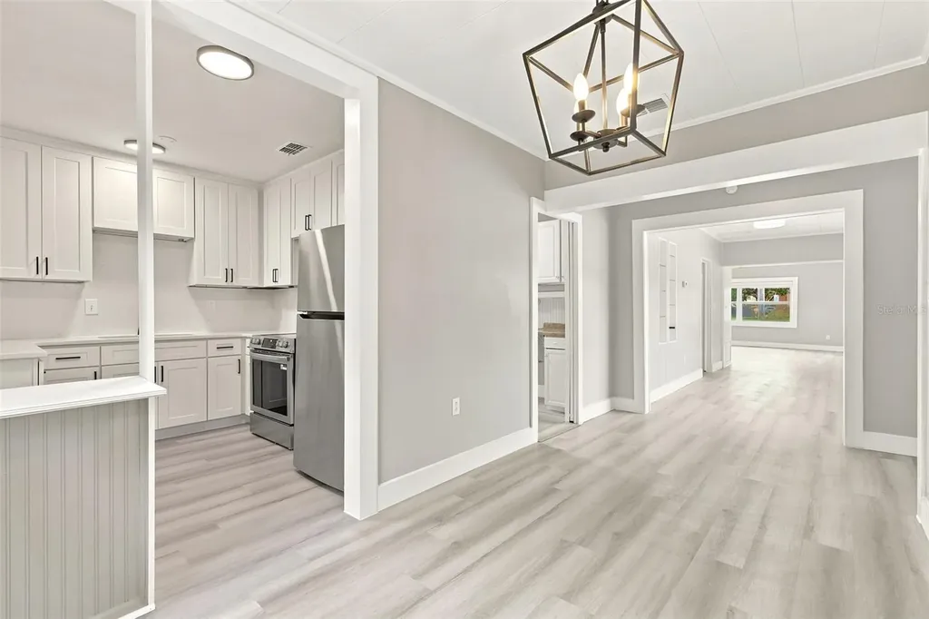 2704 E Jefferson Street Orlando FL 32803