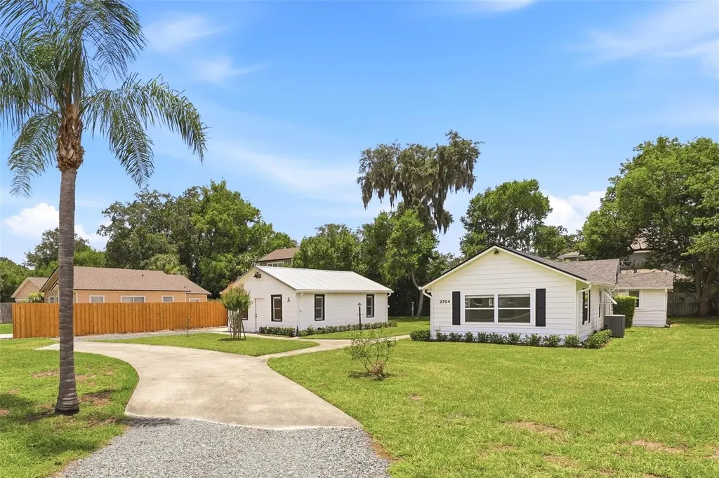 2704 E Jefferson Street Orlando FL 32803