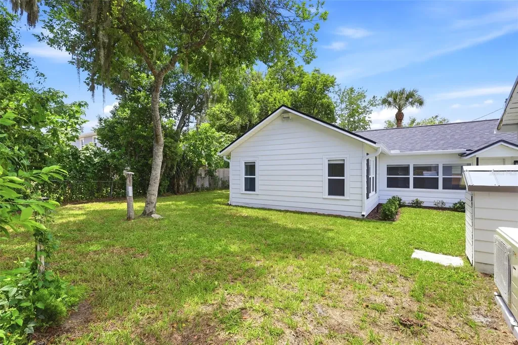 2704 E Jefferson Street Orlando FL 32803