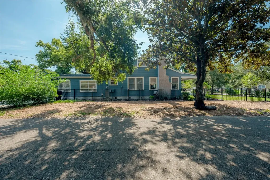 1300 E Henry Avenue Tampa FL 33604