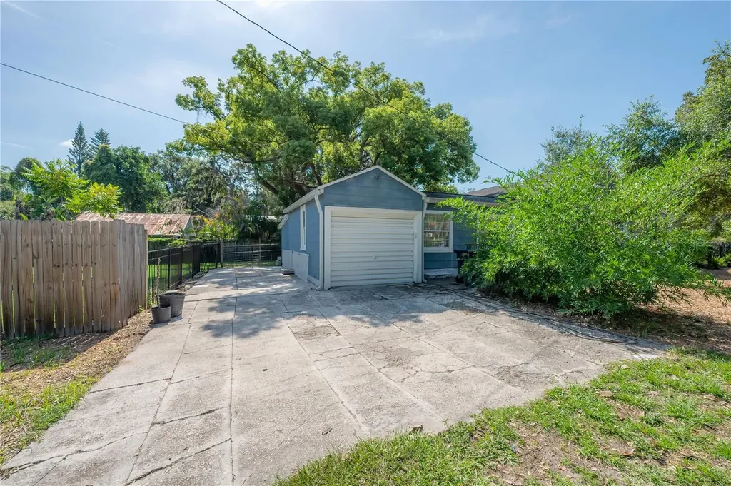 1300 E Henry Avenue Tampa FL 33604