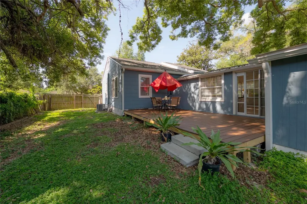 1300 E Henry Avenue Tampa FL 33604