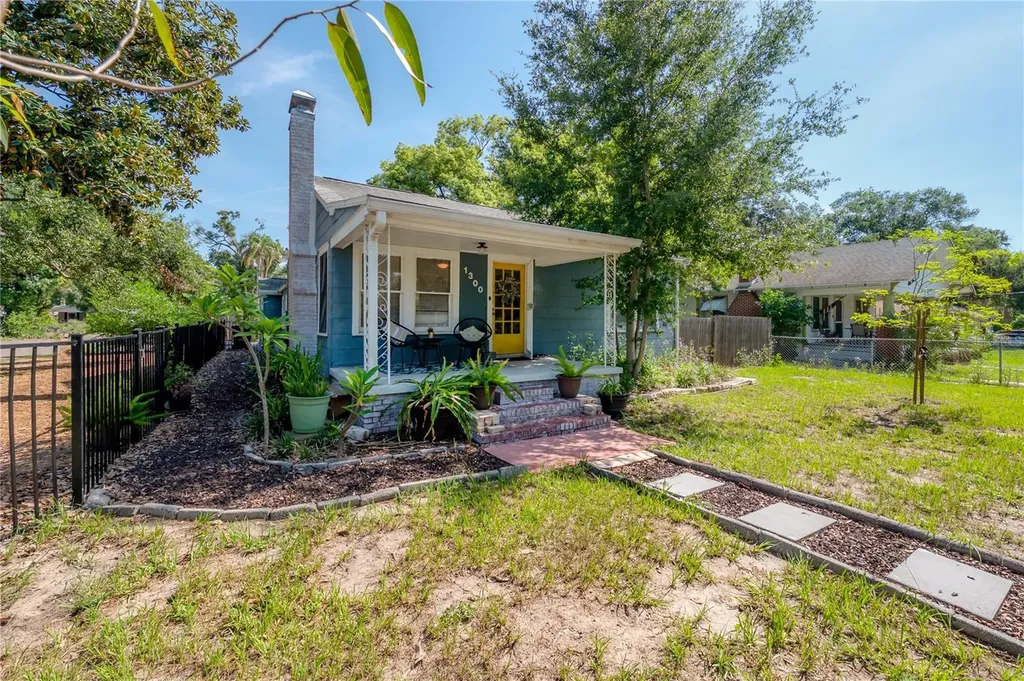 1300 E Henry Avenue Tampa FL 33604