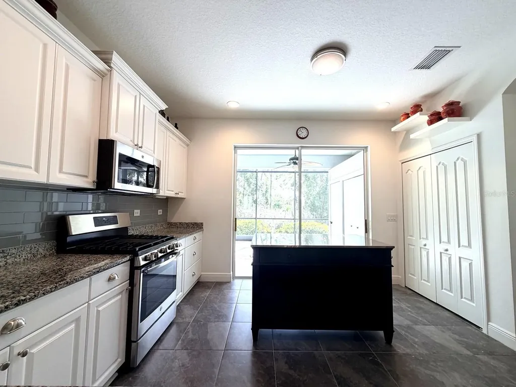 10806 Pine Bluff Glen Parrish FL 34219