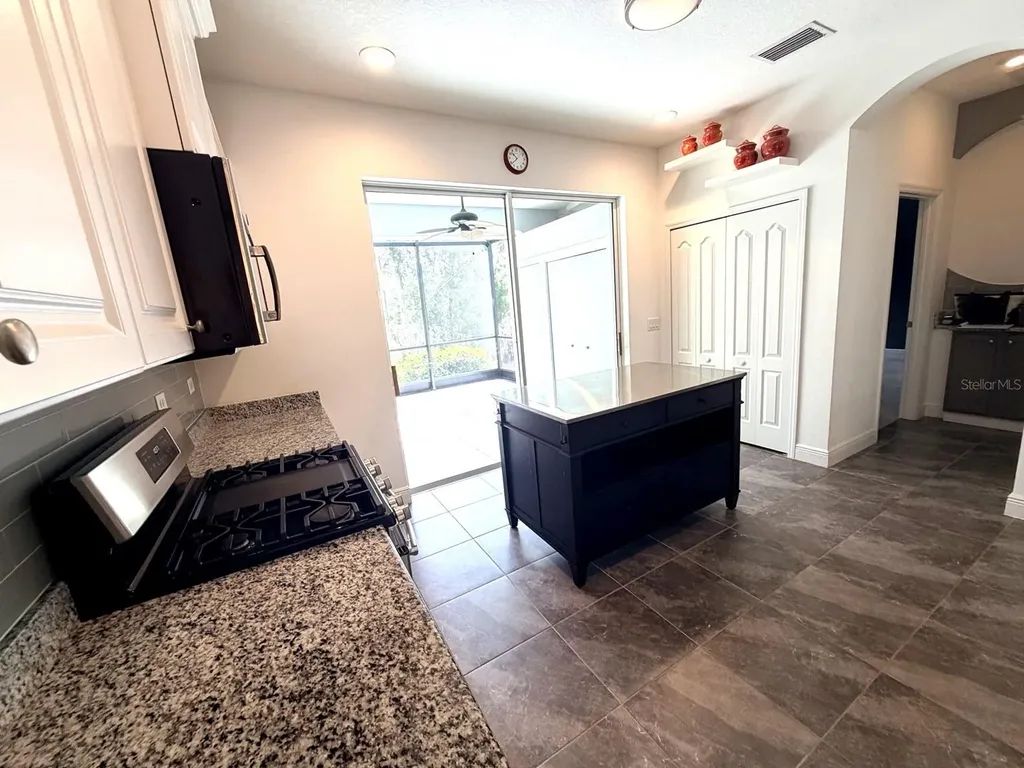 10806 Pine Bluff Glen Parrish FL 34219