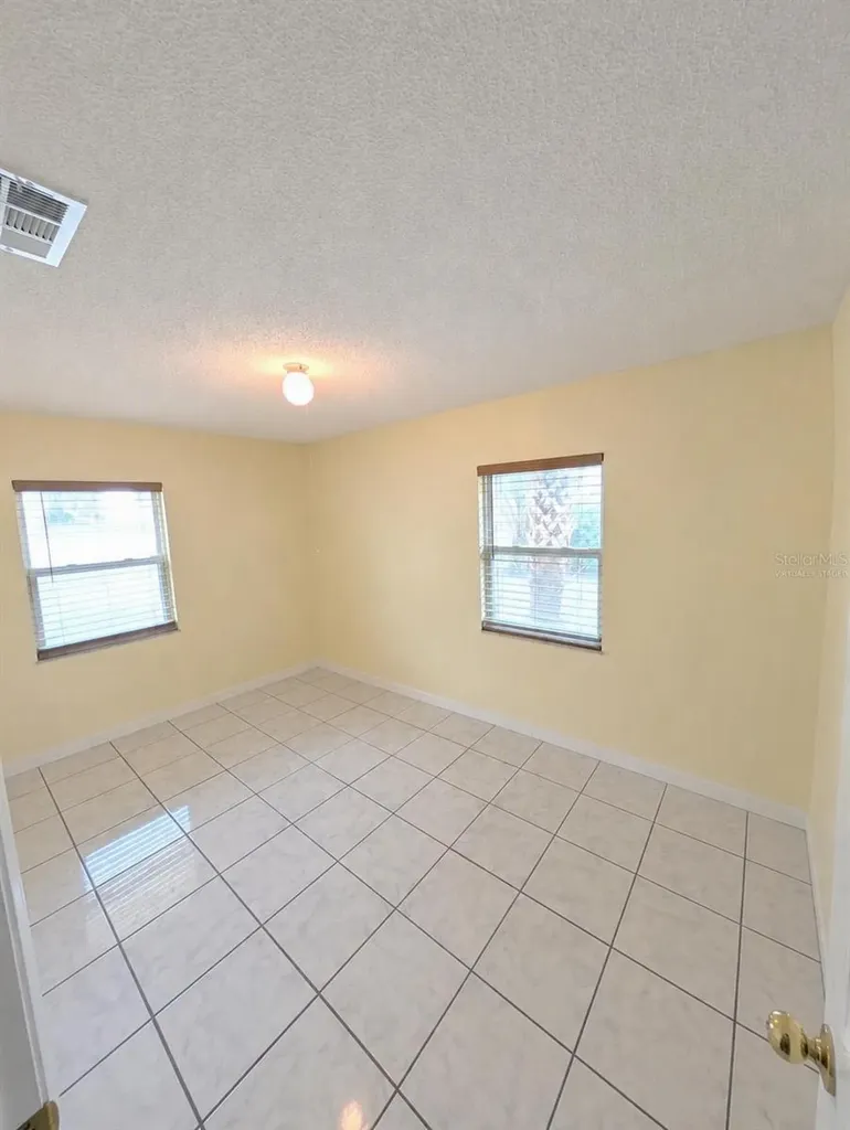 8002 Woodvine Place Tampa FL 33615