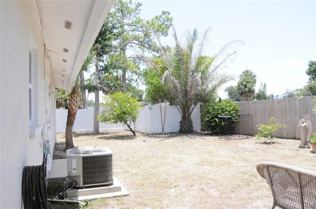 8002 Woodvine Place Tampa FL 33615