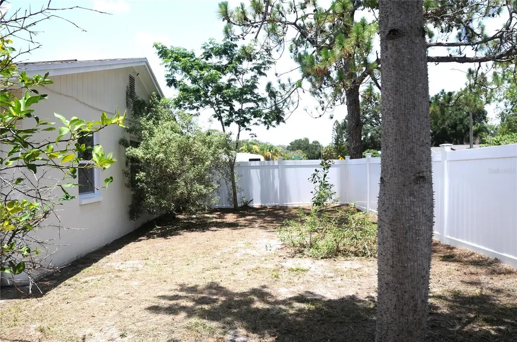8002 Woodvine Place Tampa FL 33615