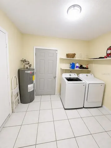 8002 Woodvine Place Tampa FL 33615
