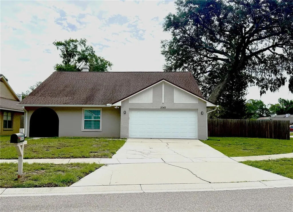 2042 Shadow Pine Drive Brandon FL 33511