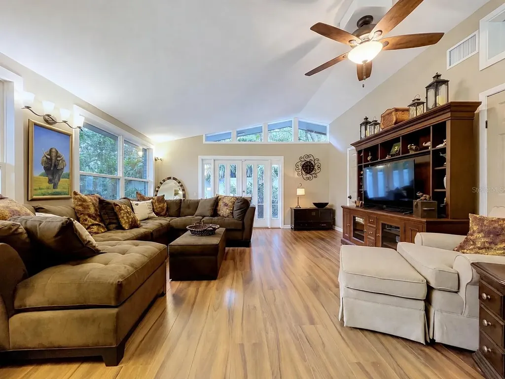 11805 N 51st Street Temple Terrace FL 33617