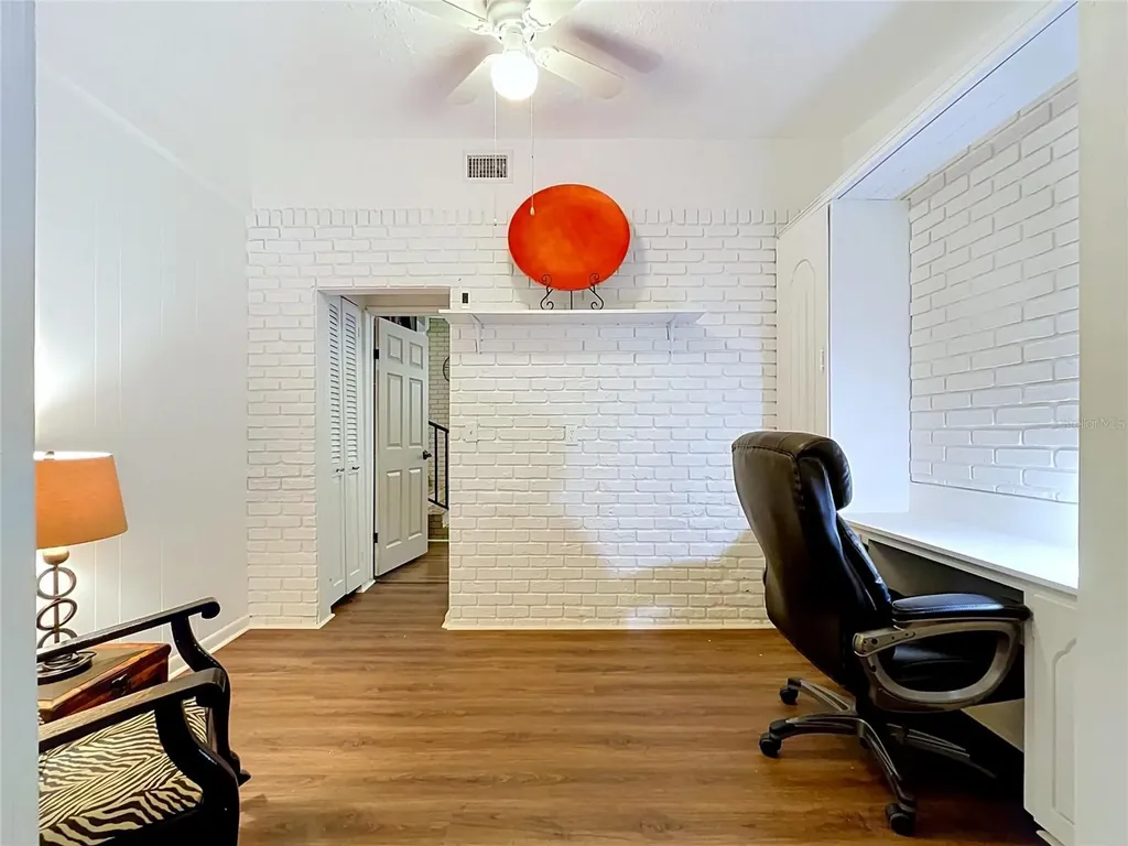 11805 N 51st Street Temple Terrace FL 33617