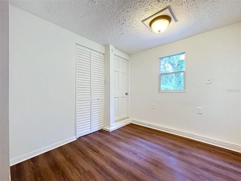 11805 N 51st Street Temple Terrace FL 33617