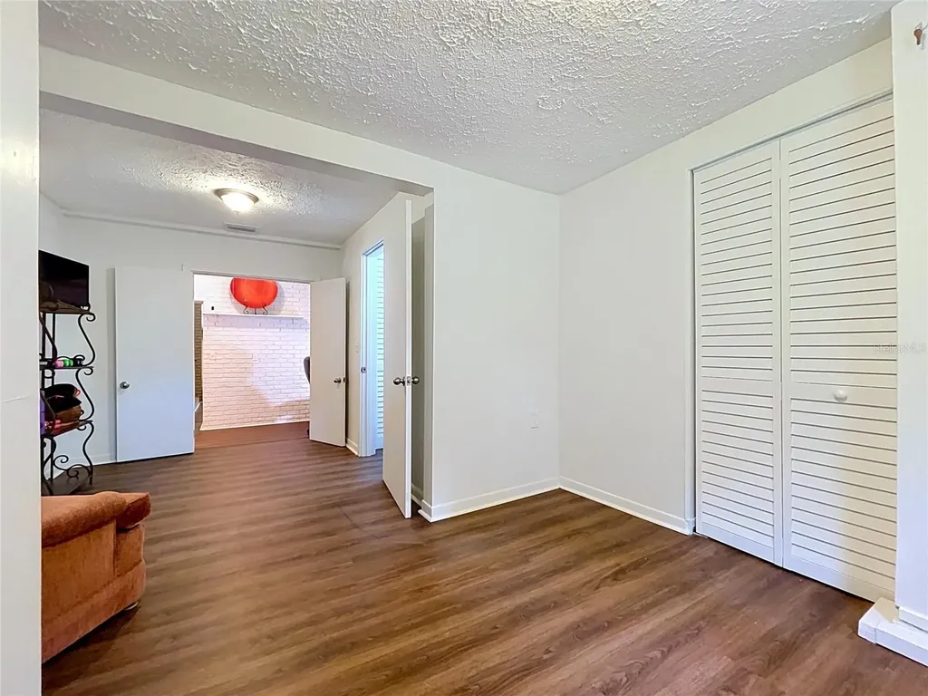 11805 N 51st Street Temple Terrace FL 33617