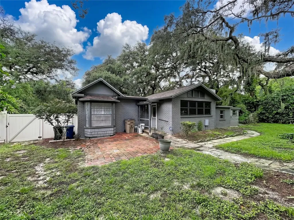 11805 N 51st Street Temple Terrace FL 33617