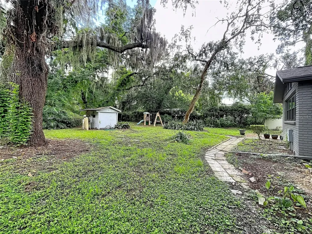 11805 N 51st Street Temple Terrace FL 33617