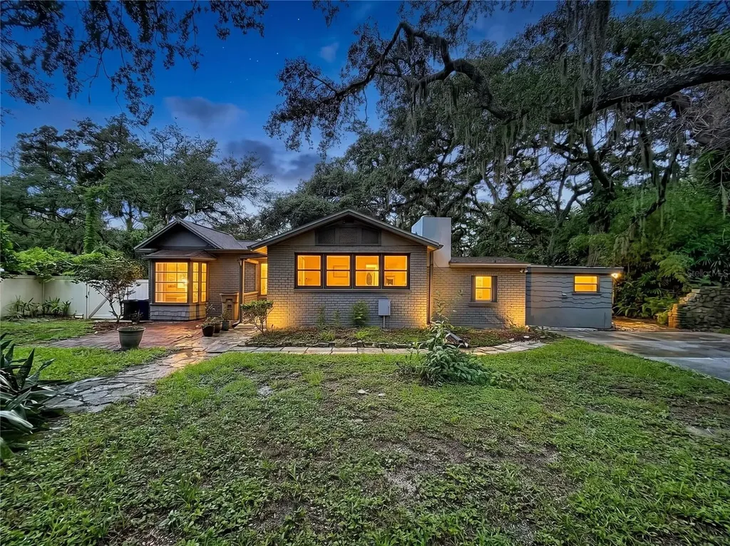 11805 N 51st Street Temple Terrace FL 33617