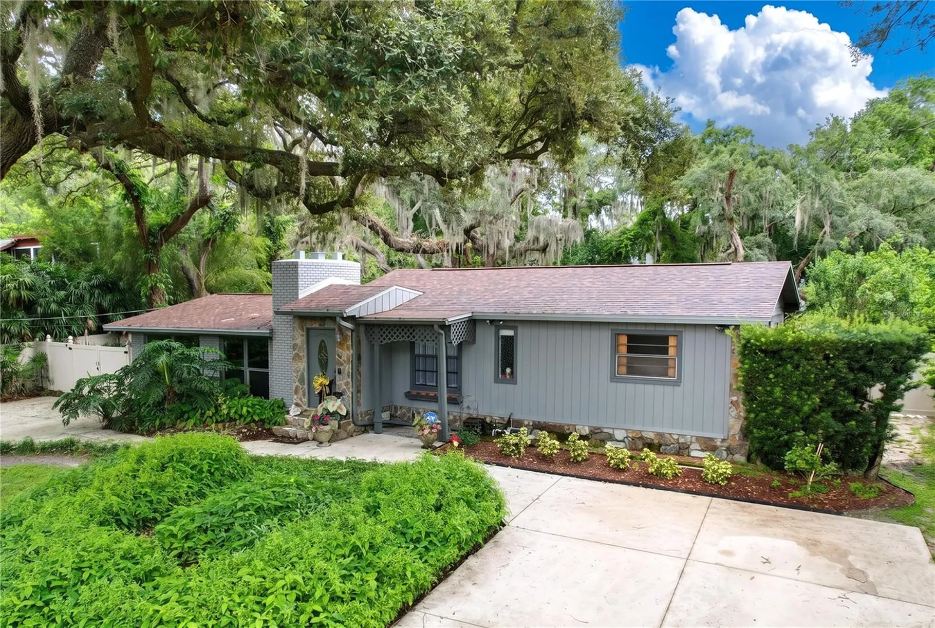 11805 N 51st Street Temple Terrace FL 33617
