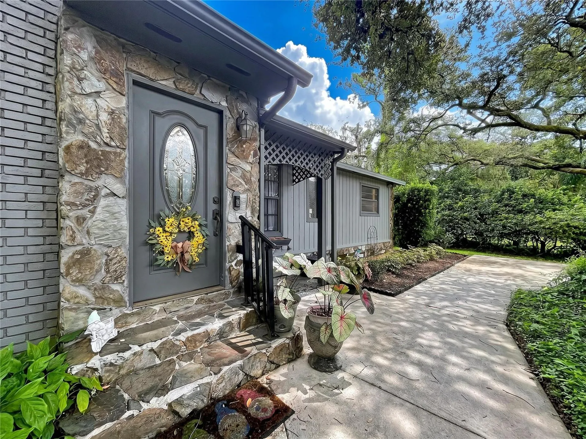11805 N 51st Street Temple Terrace FL 33617