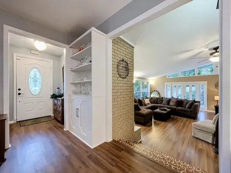 11805 N 51st Street Temple Terrace FL 33617
